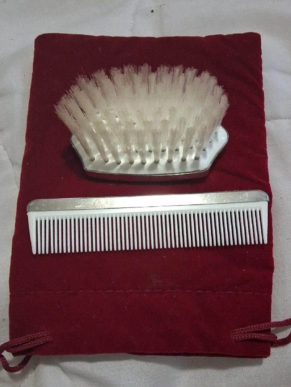 Silver Grooming Comb and Brush Set - White/Silver
